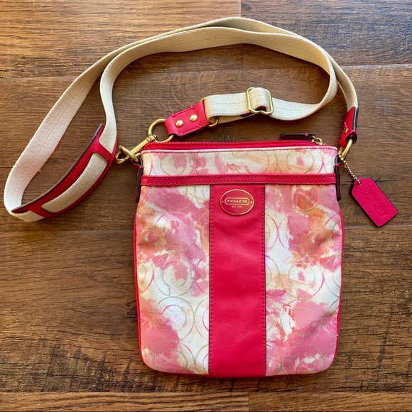 Coach Handbags - Authentic Coach Messenger Cross Body Purse
